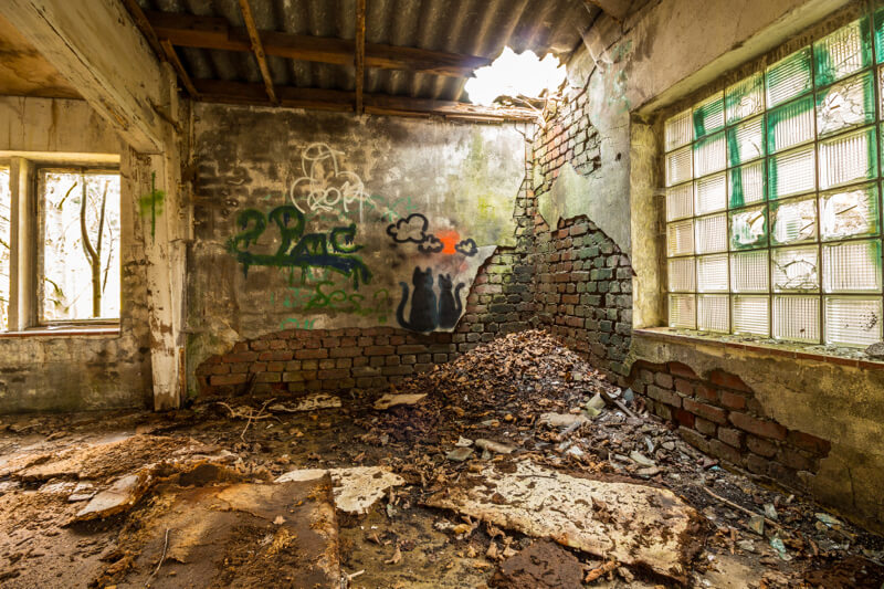 urban decay broken windows and walls