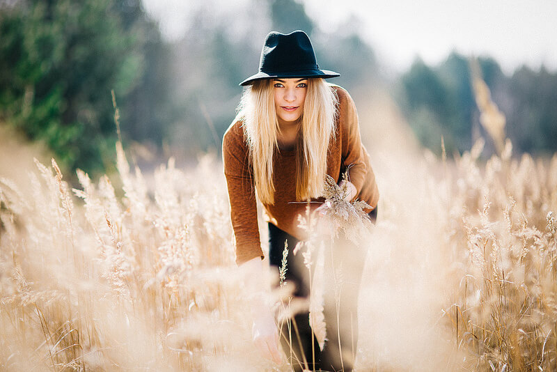 woman portrait in field