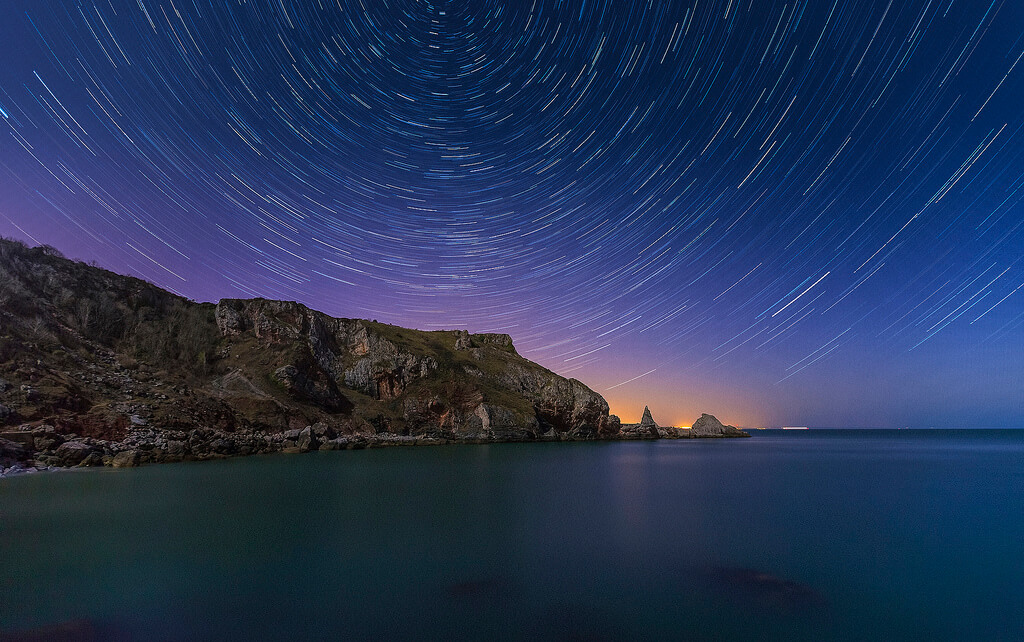 long exposure photography by Mark Frost - Ansteys Cove star trails 1