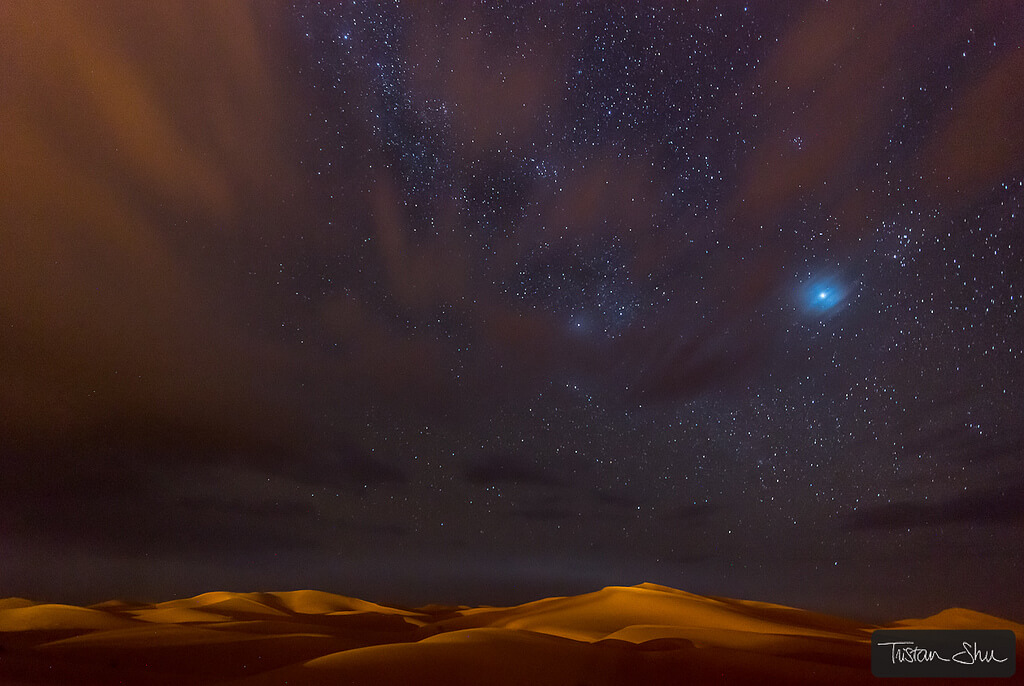 long exposure photography by Tristan Lebeschu - Stars, Dunes and Clouds in Marzuga Desert