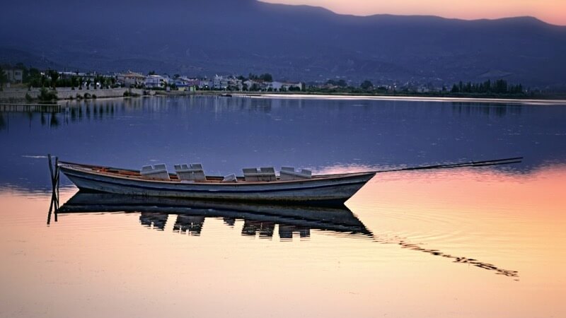 Tenia Prokalamou boat