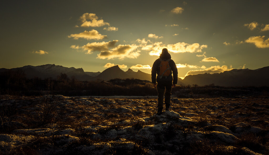 Richard Gatersleben - sunset near Laukvik, Lofoten Norway