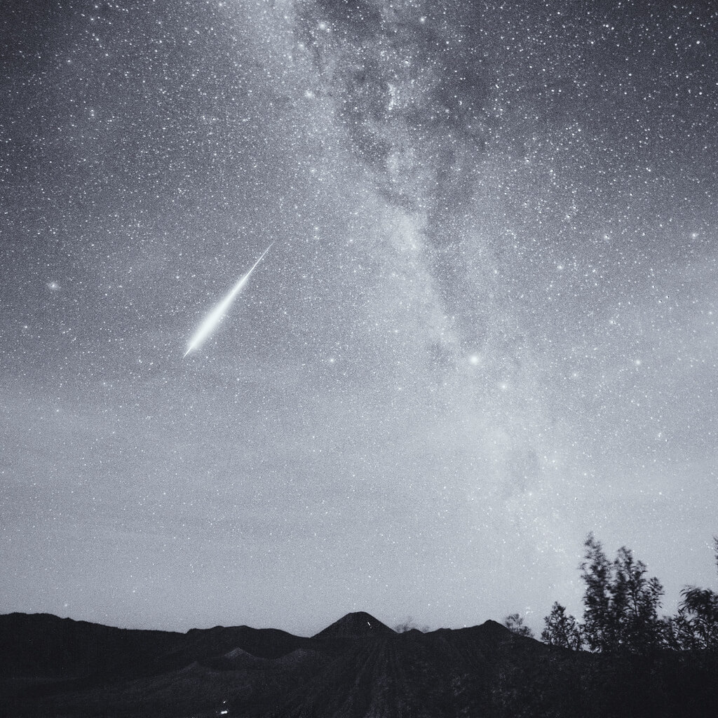 Shirren Lim - aquarid meteor over mount bromo