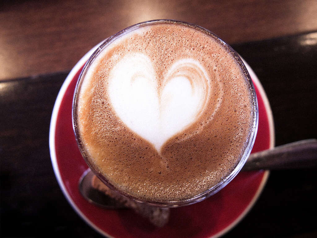 Is111 - heart latte art