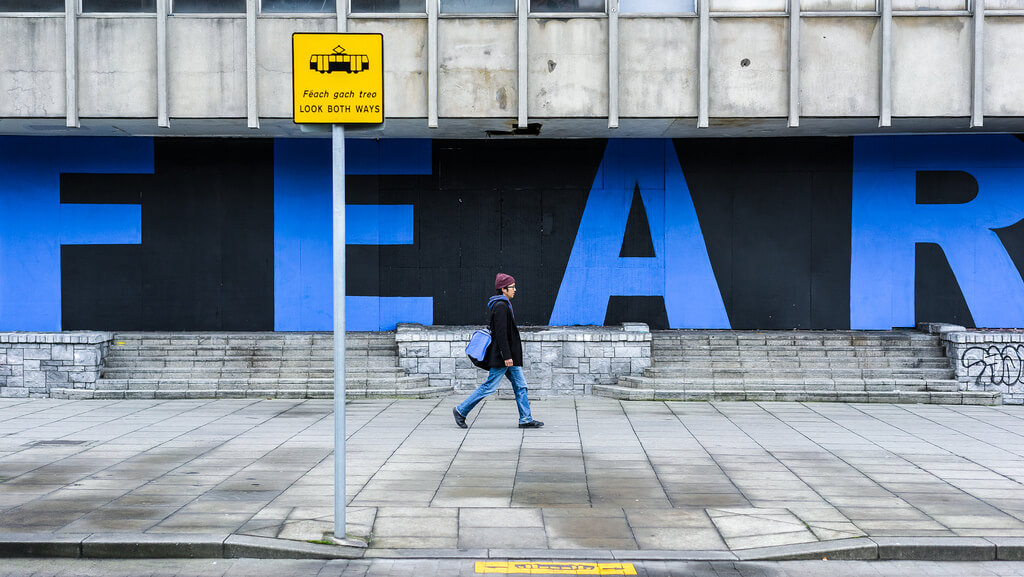 Giuseppe Milo - FEAR - Dublin, Ireland - Color street photography