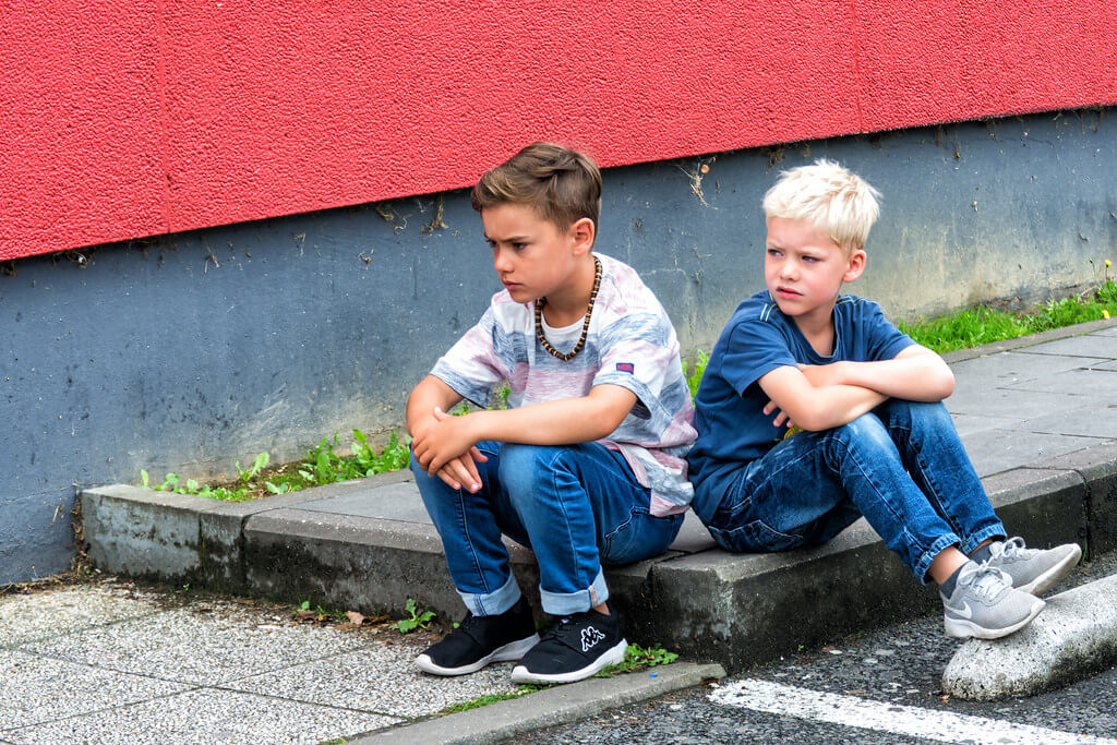 Ferry Noothout - kids waiting