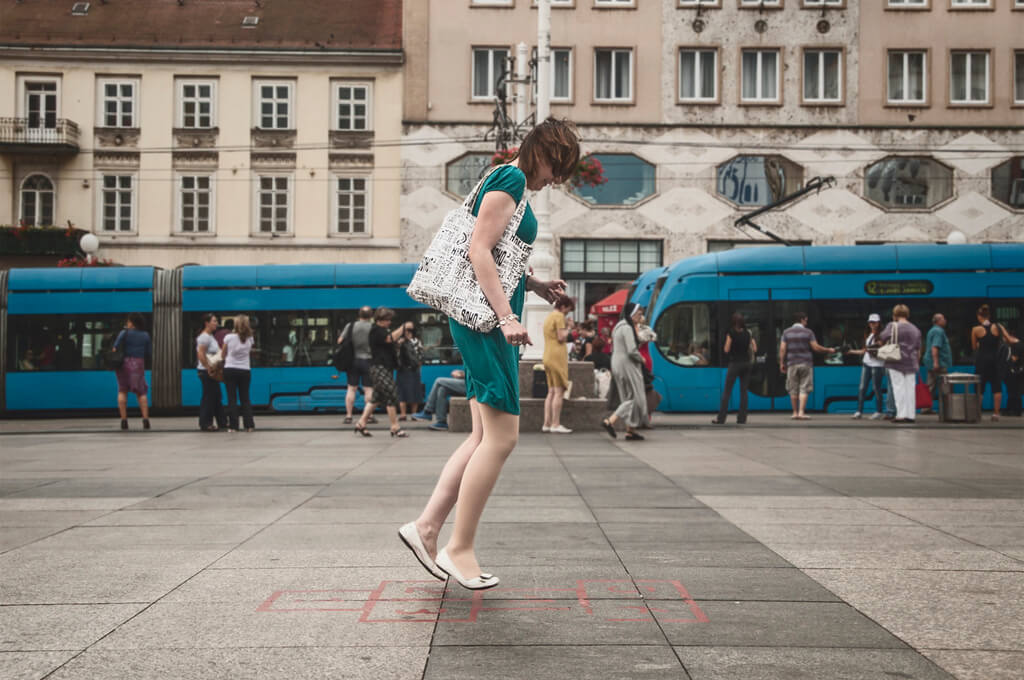 Xavier D. Buendia - hopscotch street photography