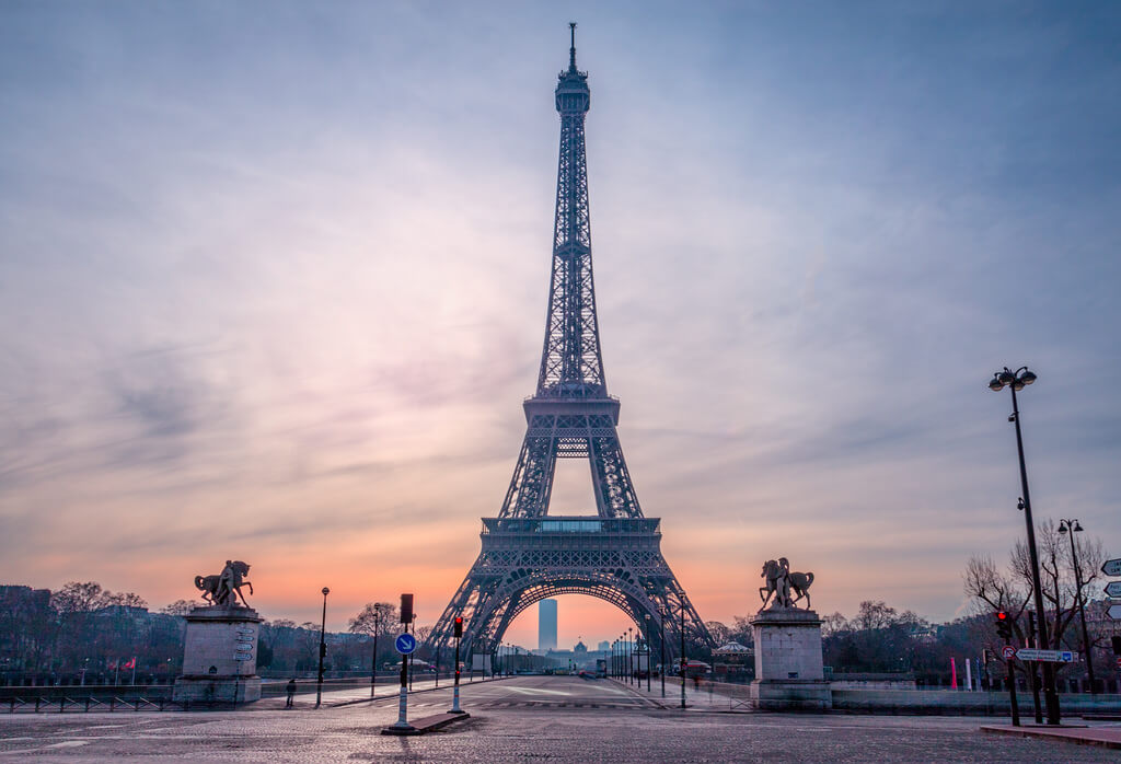 ilirjan rrumbullaku - A Quiet Morning in Paris