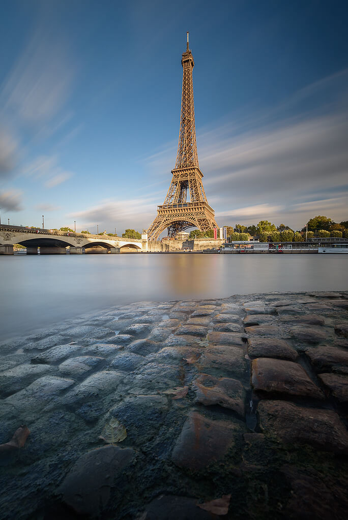 pourkoiaps - eiffel tower long exposure