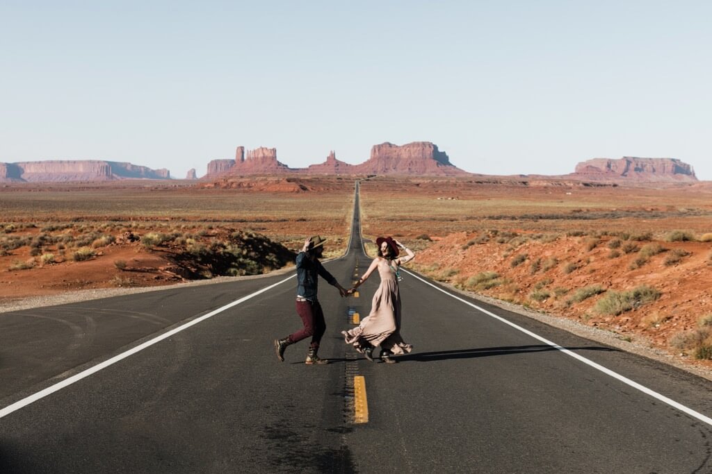 Hearnes Elopement Photography - monument valley utah desert