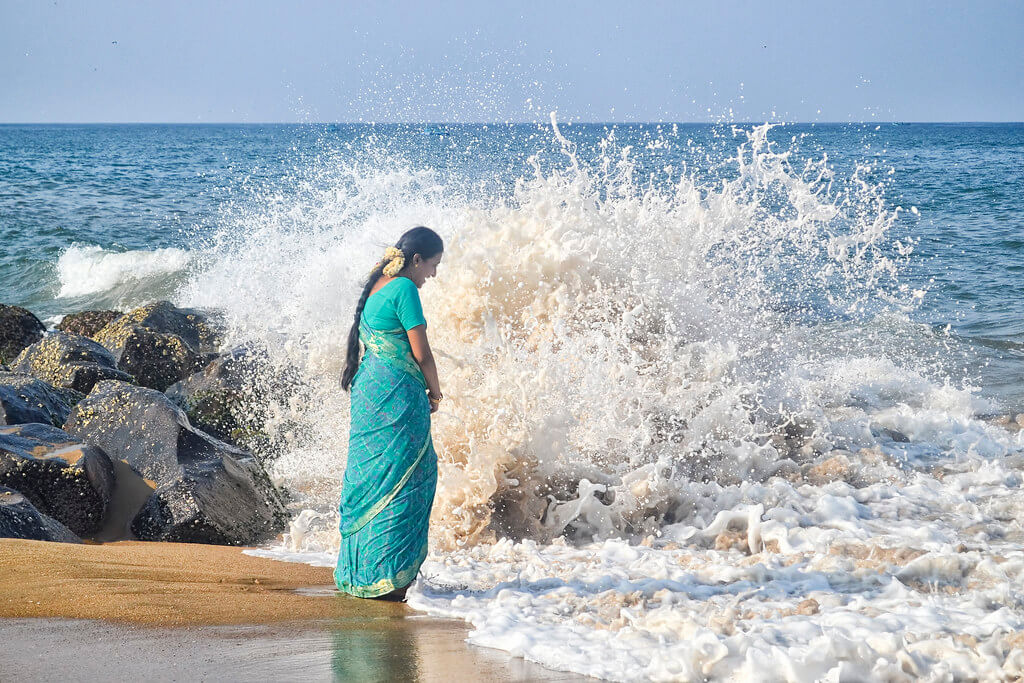 Shamini - ocean wave splashing