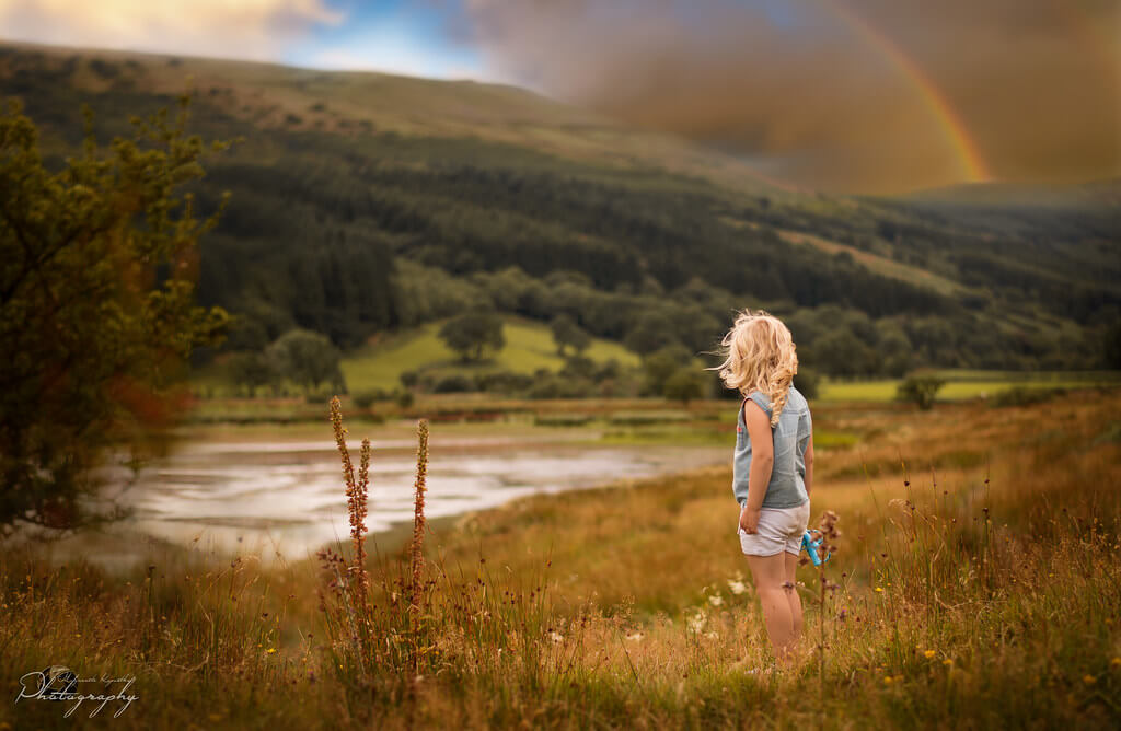 Malgorzata Kapustka - Mountains and rainbow