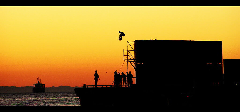 Thanawat Thiasiriphet - skateboard jump silhouette