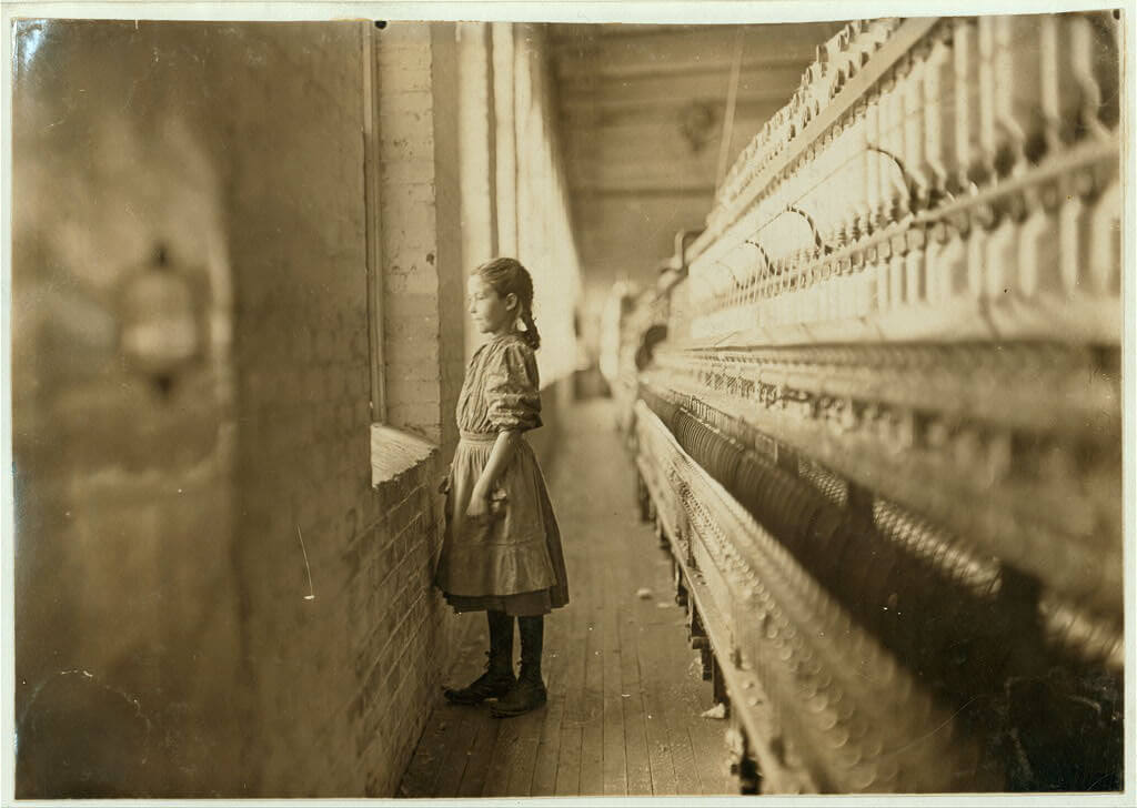 Lewis Wickes Hine - girl spinner looking out window