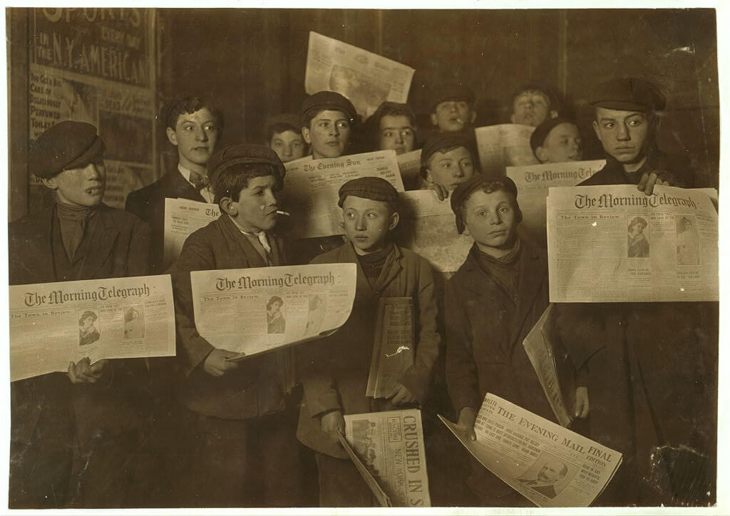 Lewis Wickes Hine - newspaper boys