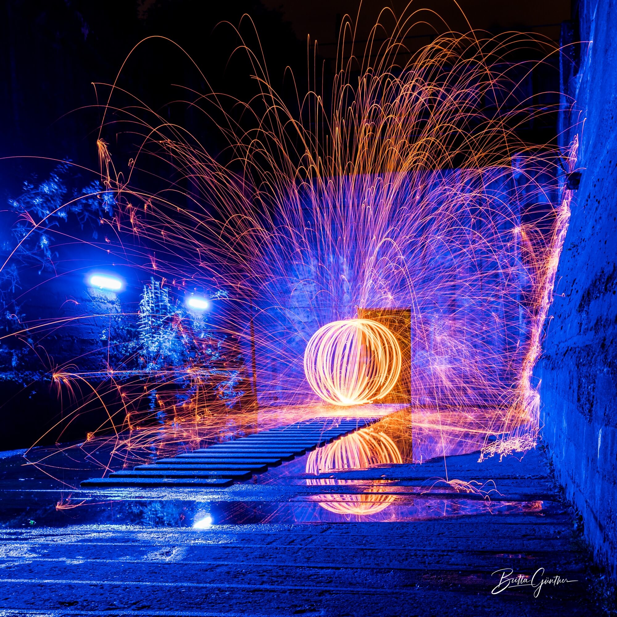 Britta Günther - steel wool light painting