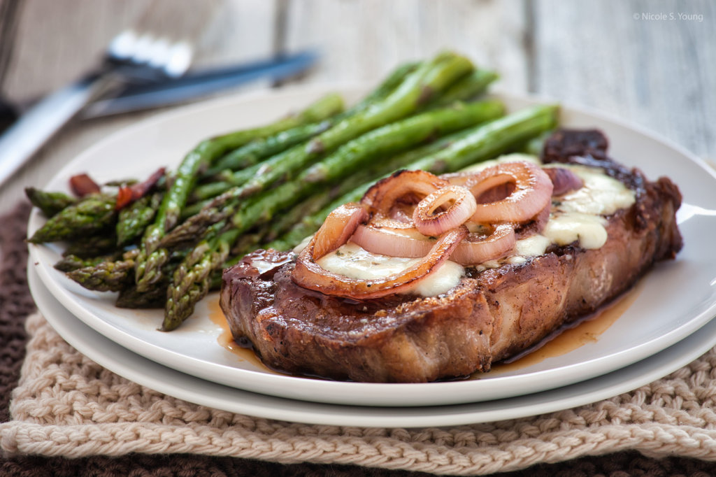 food photography tips steak with asparagus after photo